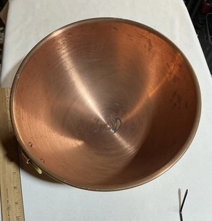 "Batidor/mezclador de cobre de 11"" de colección con labio grueso enrollado hecho en Francia"