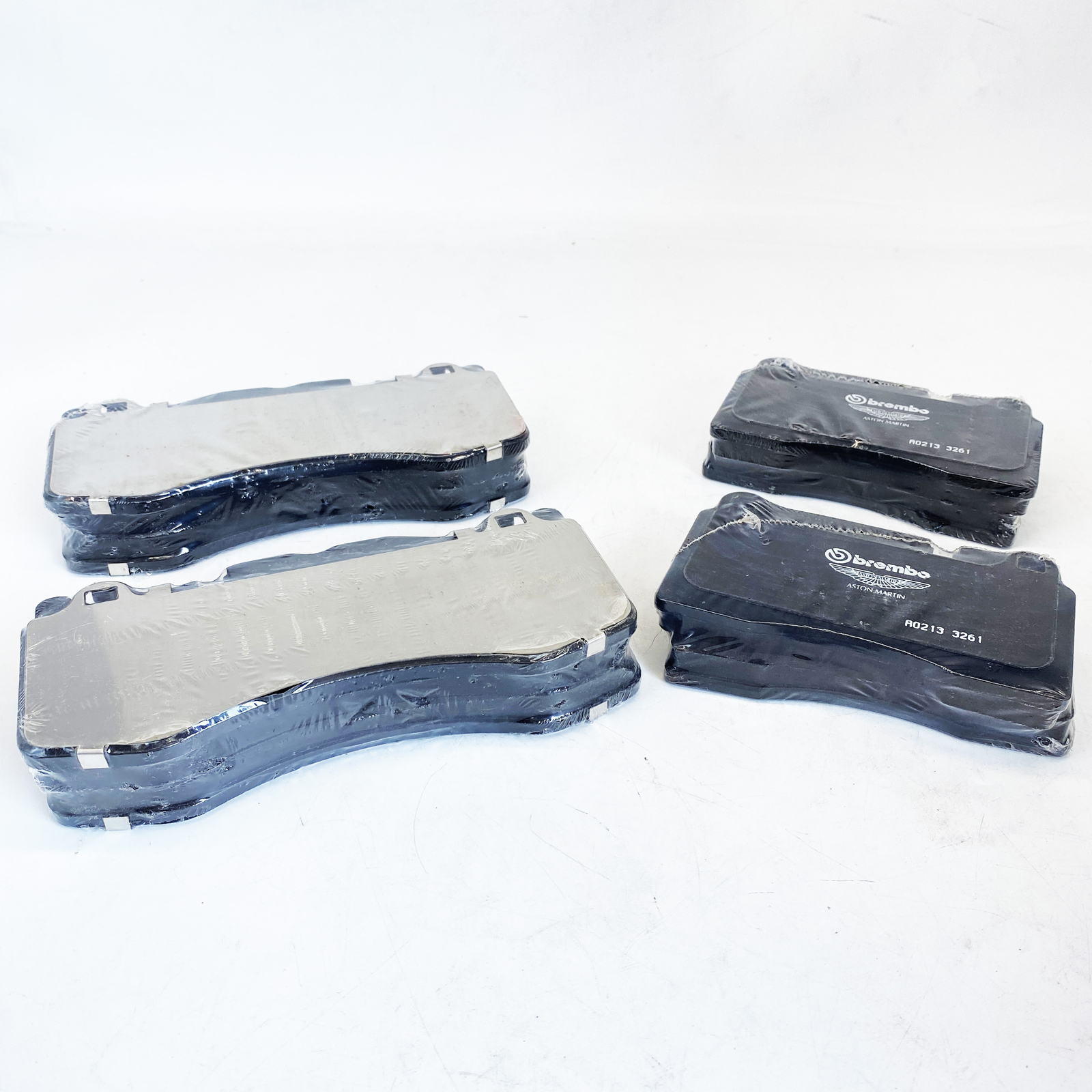  Front & Rear Brake Pads AD43-2D007-AB 8D33-2C562-BA FOR Aston Martin Vantage S