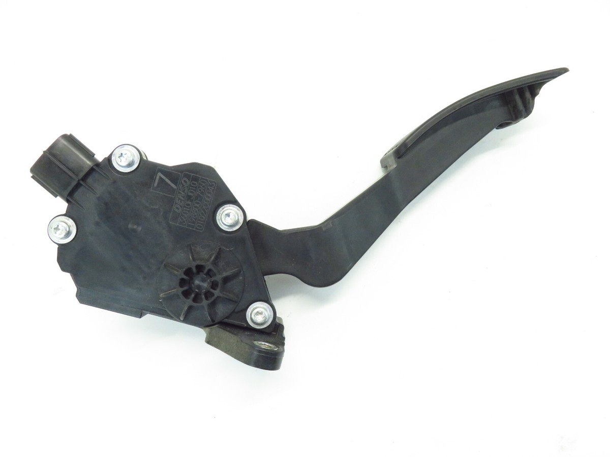 2013 Subaru XV Crosstrek Gas Pedal Accelerator 36010FJ010 OEM Fuel