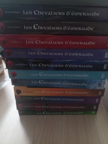 Lot 12 Livre Books Anne Robillard - Les Chevaliers D'emeraude French - Photo 1 sur 1