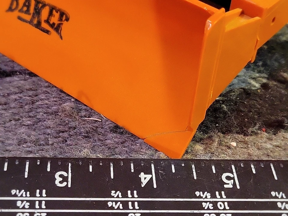 Allis Chalmers HD-5 Diesel Crawler w/Baker Blade 1/16 Plastic Dozer By Mini Mode - Image 4 of 4