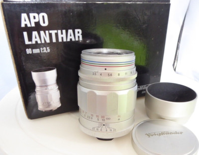 Voigtländer APO-LANTHAR Objektiv 90 mm f/3,5 MC Tele L39 Mount mit Gegenlichtblende + Kappe