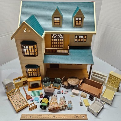 Calico Critters GREEN HILL HOUSE w/ Tuxedo Cat Family + Furniture Deluxe Village