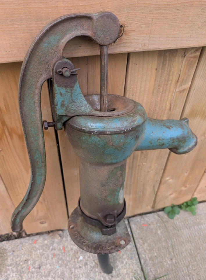 Jarro de ferro fundido vintage bomba de água acabamento verde ótimo estado - Imagem 4 de 4