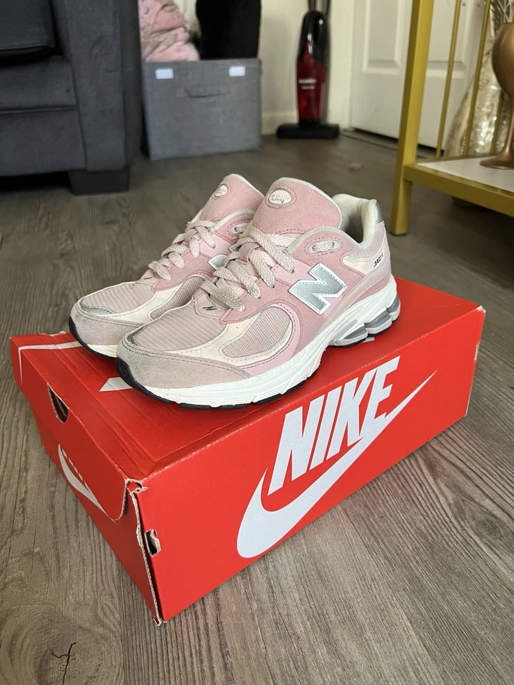 Zapatillas New Balance 2002 R 'Pink Sand' para niños GC2002SK- TALLA 4 Y- 5,5 W Foto 2 de 4