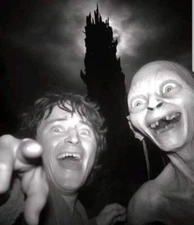 FRODO & GOLLUM AT MORDOR TOWER LOTR FRIDGE MAGNET 4.75" X 3.75"