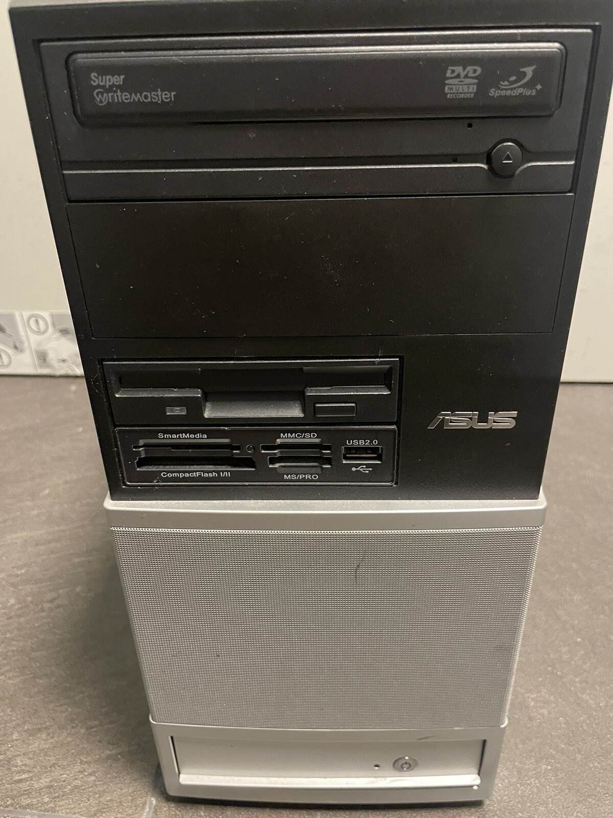 ASUS V3P5945GC Intel DUAL CPU Komplett PC SDKartenleser, DVD