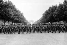 New 5x7 World War II Photo: Parade Down Champs Elysees after Paris Liberation