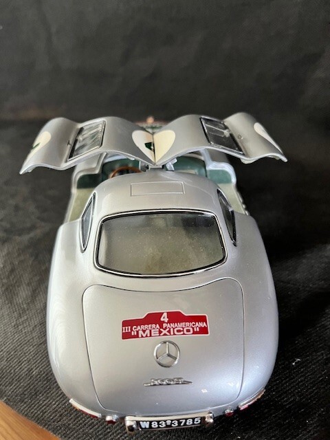 CMC 1:18 M-023 MERCEDES-BENZ 300 SL (1952) CARRERA CMC 1:18 M-023 MERCEDES-BENZ 300 SL (1952) CARRERA