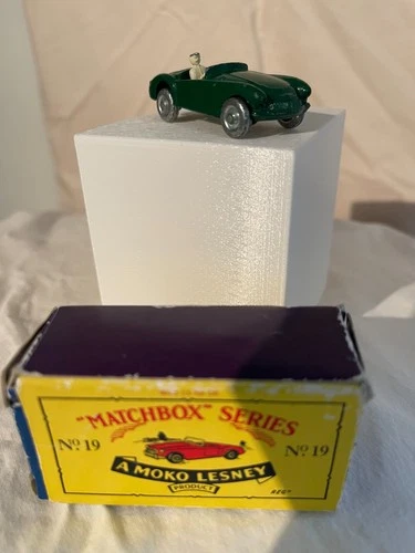 A Moko LESNEY Matchbox No. 19B MGA Sports Car W/ Original B3 Box