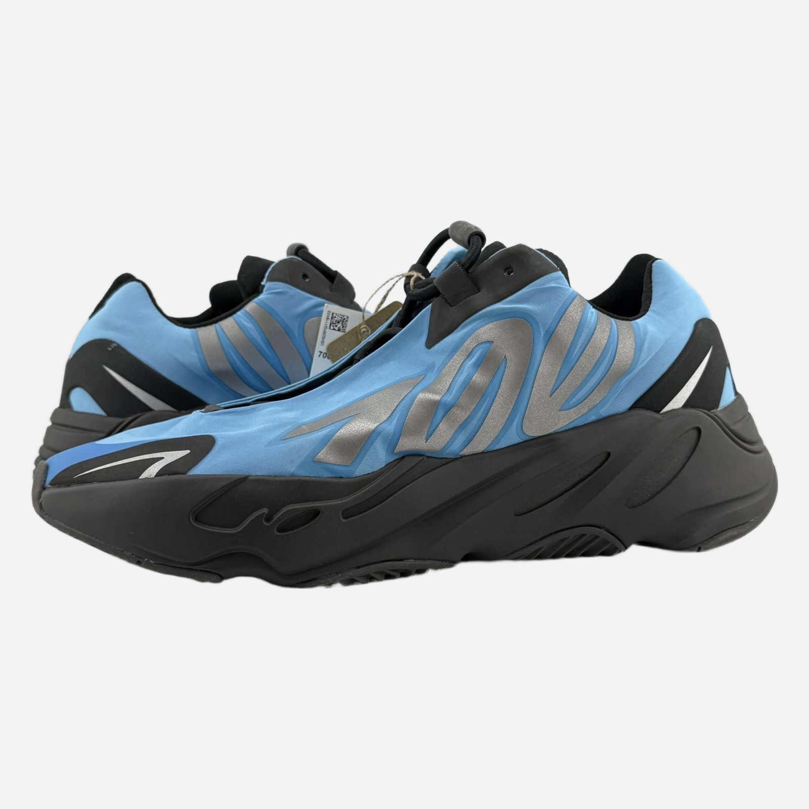Adidas Yeezy 700 MNVN Bright Cyan US 9 New with Box GZ3079
