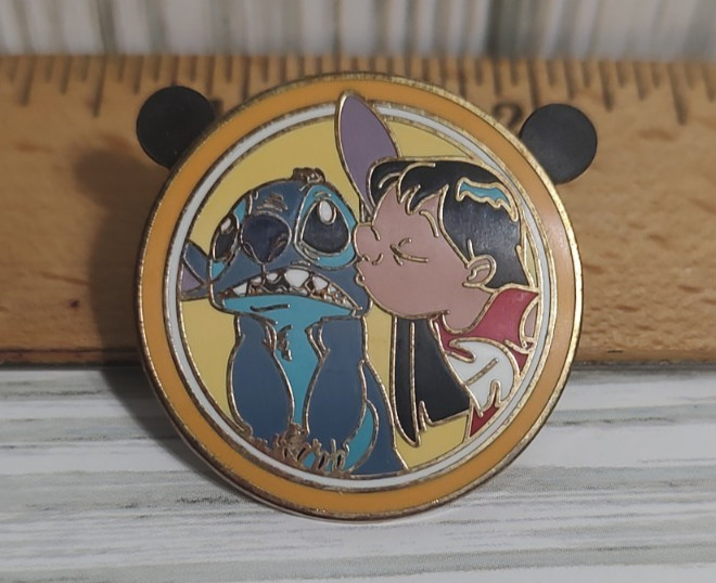 Disney - Best Friends Mystery - Lilo and Stitch Pin