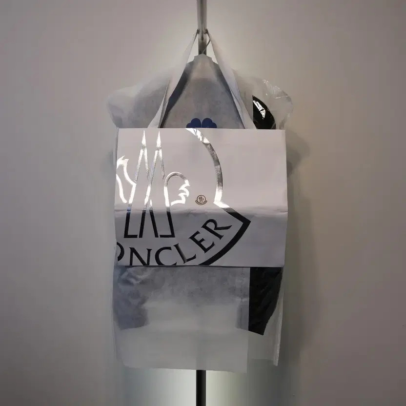 Moncler Amiio Men's Coat, Size 3, Excellent Condition thumbnail 4