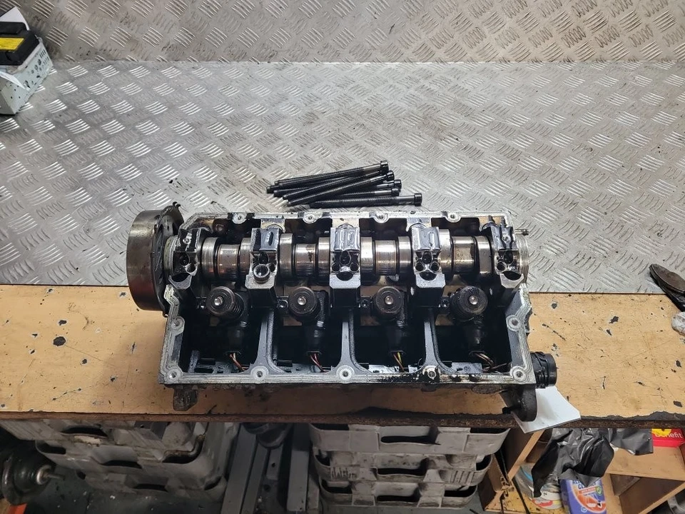 SKODA SUPERB 01-08 1.9 AWX CYLINDER HEAD & CAMSHAFTS DIESEL 038103373R - Image 2 of 4