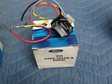 Nos 68-71 Ford Thunderbird 69-71 Mark Iii 69-73 Continental Power Window Switch Nos 68-71 Ford Thunderbird 69-71 Mark Iii 69-73 Continental Power Window Switch