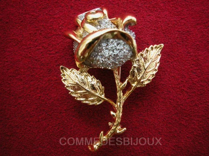 Broche vintage fleur rose style True Love pour sublimer vos vestes