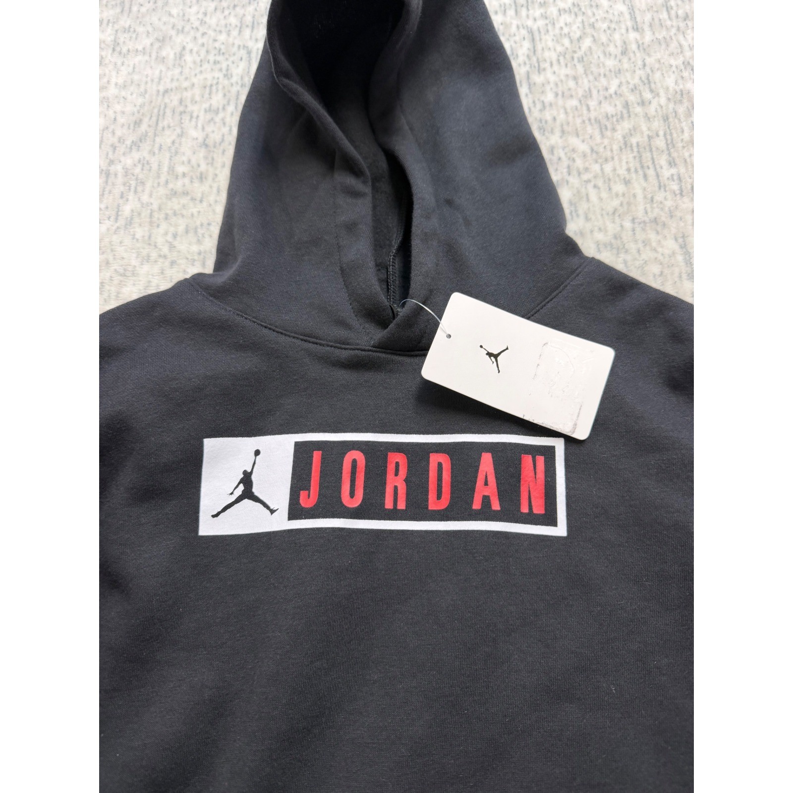 Jordan Boys Essentials Box Logo Pullover Hoodie Black Red 95C004-023 Size M thumbnail 2