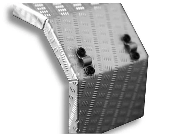 Thicon Kotflügel schmal Edelstahl Riffelblech Paar - 50102 - Bild 4 von 4