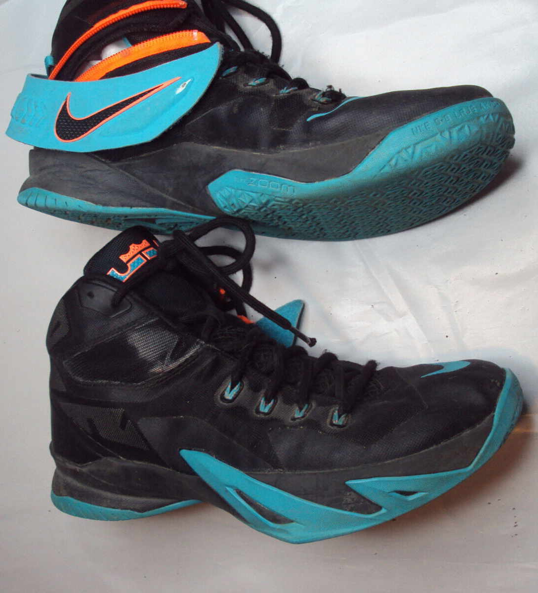 Size 10.5 - Nike Zoom LeBron Soldier 8 Black Dusty Cactus 2014