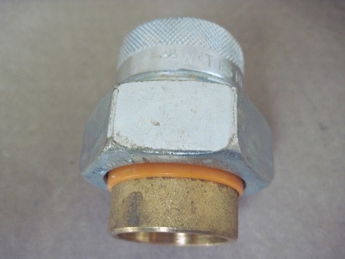 Watts Regulator Solder Dielectric Union 250 PSI 1" FNPT LF301