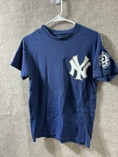 Derek Jeter 2 New York Yankees Captain Baseball Majestic T-Shirt Size Small