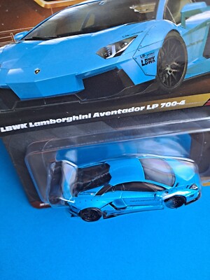 Hot Wheels ELITE 64 LBWK Lamborghini Aventador LP 700-4 Blu, 1:64, Real Riders, 2022