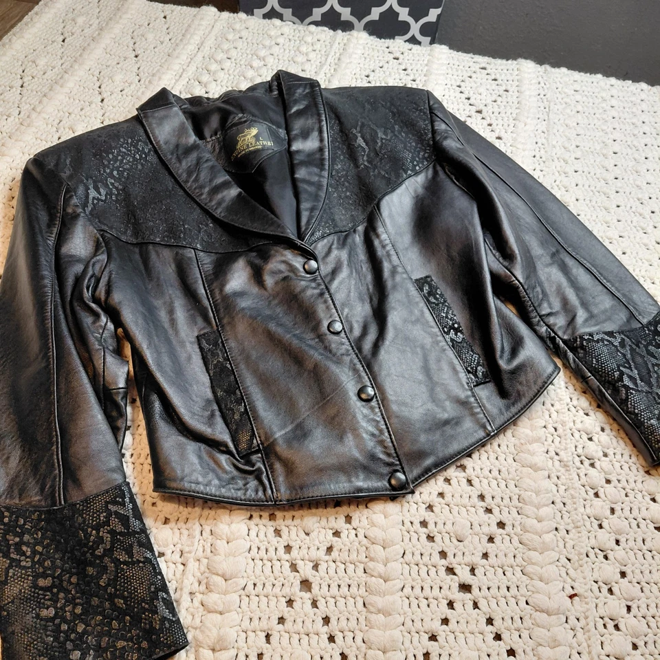 Chaqueta Vaquera Occidental De Colección Años 90 Recortada Cuero Negro L Festival Rodeo Serpiente Gótica Foto 2 de 4