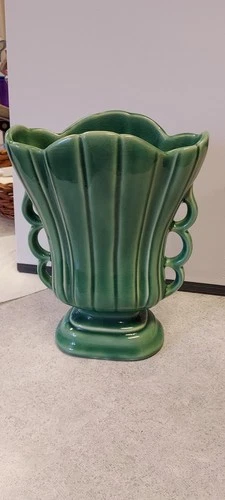 Retro 1947 Hull Pottery Green Flower Vase