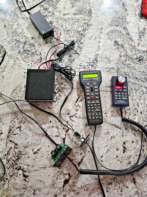 NCE SB5 Booster/Command Station with Power Cab and CAB-06