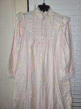 VTG Pale Pink Satin Nightgow Lace Trim Embroidery M Granny core cottage prairie