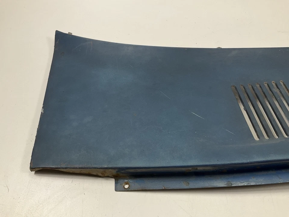 USADO - Panel de ventilación de la cubierta del parabrisas inferior OEM para Datsun 240z 260z 280z 1970-1978 Foto 2 de 4