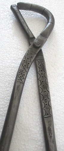 ANTIQUE OLD UNUSUAL TONG TOOL FINGUIRE AND THUMB DESIGN , HOT PROCESS - Picture 2 of 10
