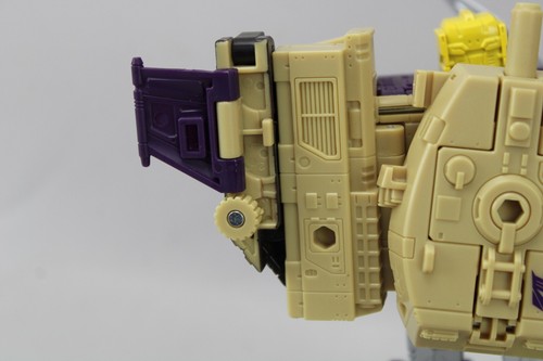 Transformers Generations Legacy Leader Class Blitzwing w/ Combiner Hands - 第 13/17 張圖片