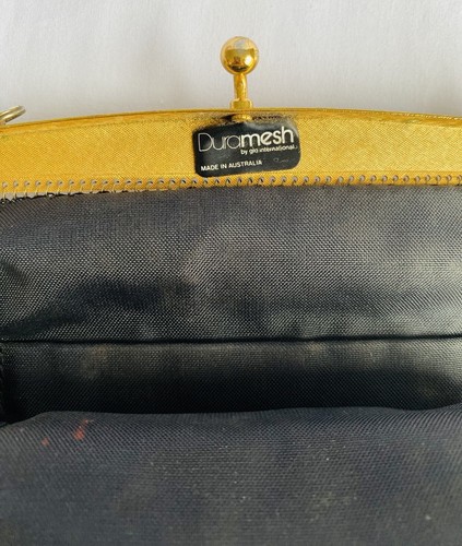 DURAMESH Vintage Mesh Clutch Purse Black And Gold Kissing Closure Made Australia - Picture 6 of 11
