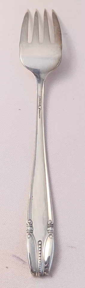 Tenedor de ensalada Stradivari de Wallace Sterling Foto 3 de 4