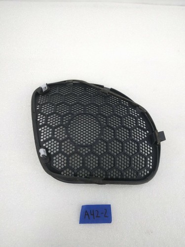 OEM Stock Harley-Davidson 2015-2021 Road Glide Touring Left Speaker Grill - Picture 3 of 3