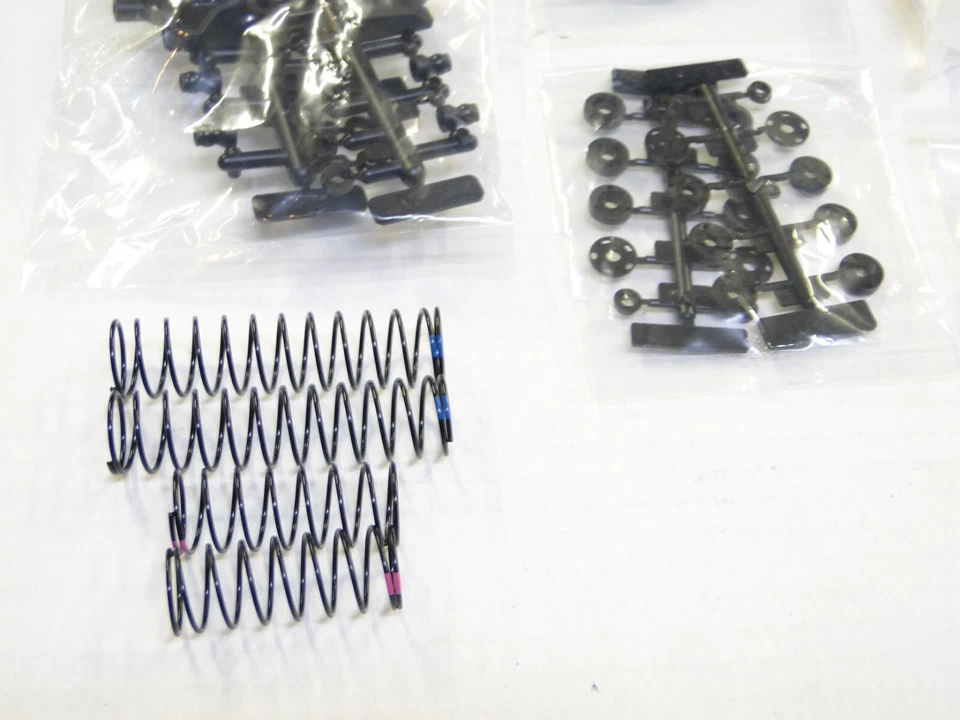 NEW KYOSHO ULTIMA '87 WC Shocks Set Front & Rear GUNMETAL WORLDS KU18 - Image 3 of 4