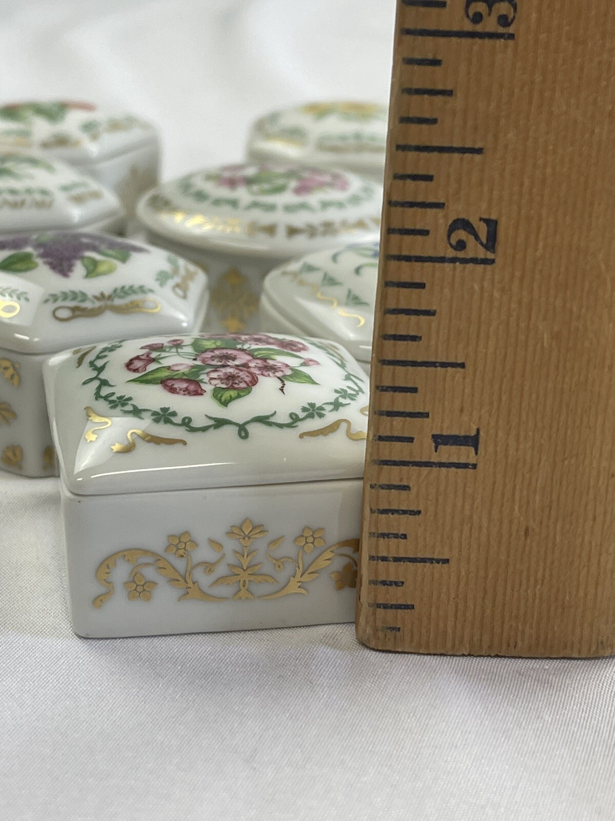 DAR 1981 Complete Set Of 13 Flowers Of Colonial America Trinket Box EUC