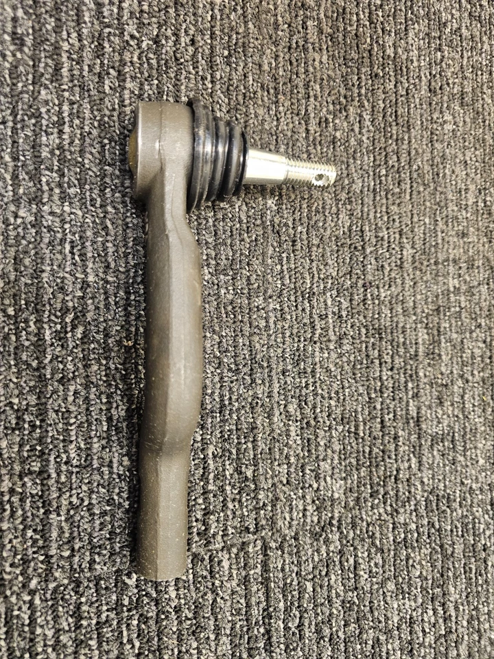 Extremo de barra de amarre exterior izquierdo MOOG ES801186 para Cadillac CTS 2008-2015 Foto 3 de 4