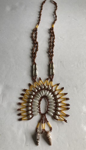 Handperlen Native American Halskette Medaillon leichtgewichtig