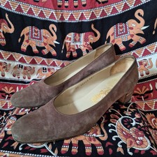 Salvatore Ferragamo Vintage 80s/90s 50696 G47 Brown Suede Pumps Size 9.5 2A