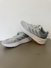 Women  s Adidas Questar Running Shoes Size 8.5 EUC  