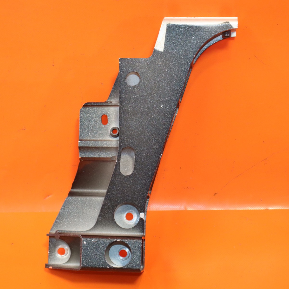 ASTON MARTIN DBX CROSSMEMBER BRACKET LEFT RIGHT 2021-2024 MY83-16708-AB OEM