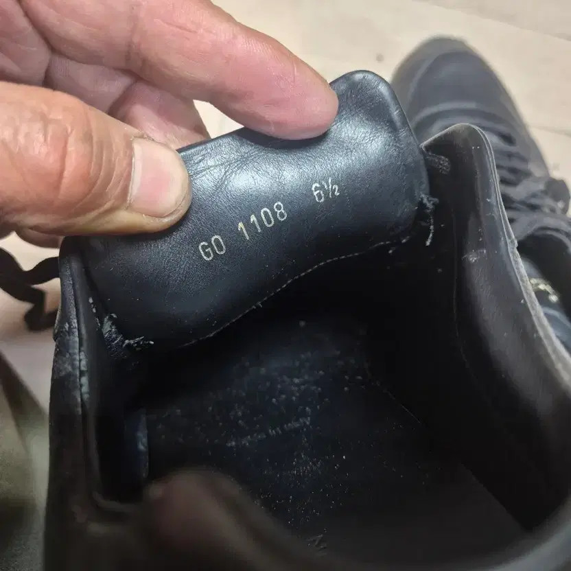 Louis Vuitton Black Leather Sneakers 260 US Size thumbnail 7