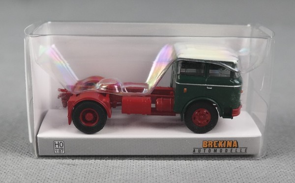Brekina 71828 H0,1:87 Liaz 706 Szm DunkelgrüN/Dunkelrot, 1976 Neuheit 2025!-image