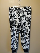 Express women's L - 34"W x 29"I pants black & white floral pull-on cuff bottoms