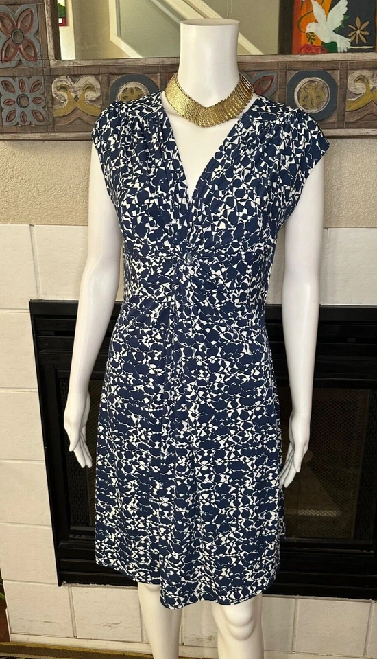 Vestido George pequeño 4/6 azul axila a axila 15" largo 37" Foto 4 de 4