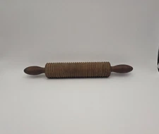 Small Early Antique Wood Shaker Rolling Pin Grooved Turnings 12"