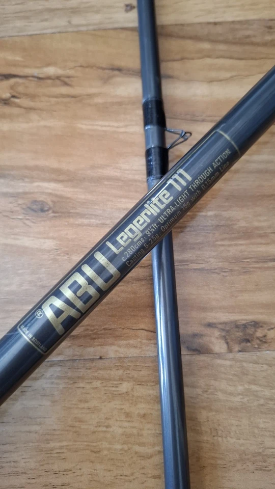 Caña de pescar Abu Legerlite 111 Leger 9 pies 2 piezas mango de corcho estanque río lago  Foto 3 de 4