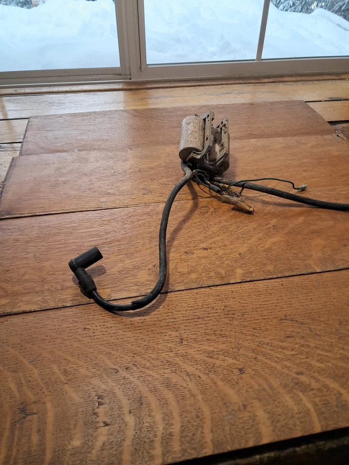 Bobinas de encendido Honda SL350 1970 con montaje para piezas o reparación.   Os168 Foto 3 de 4